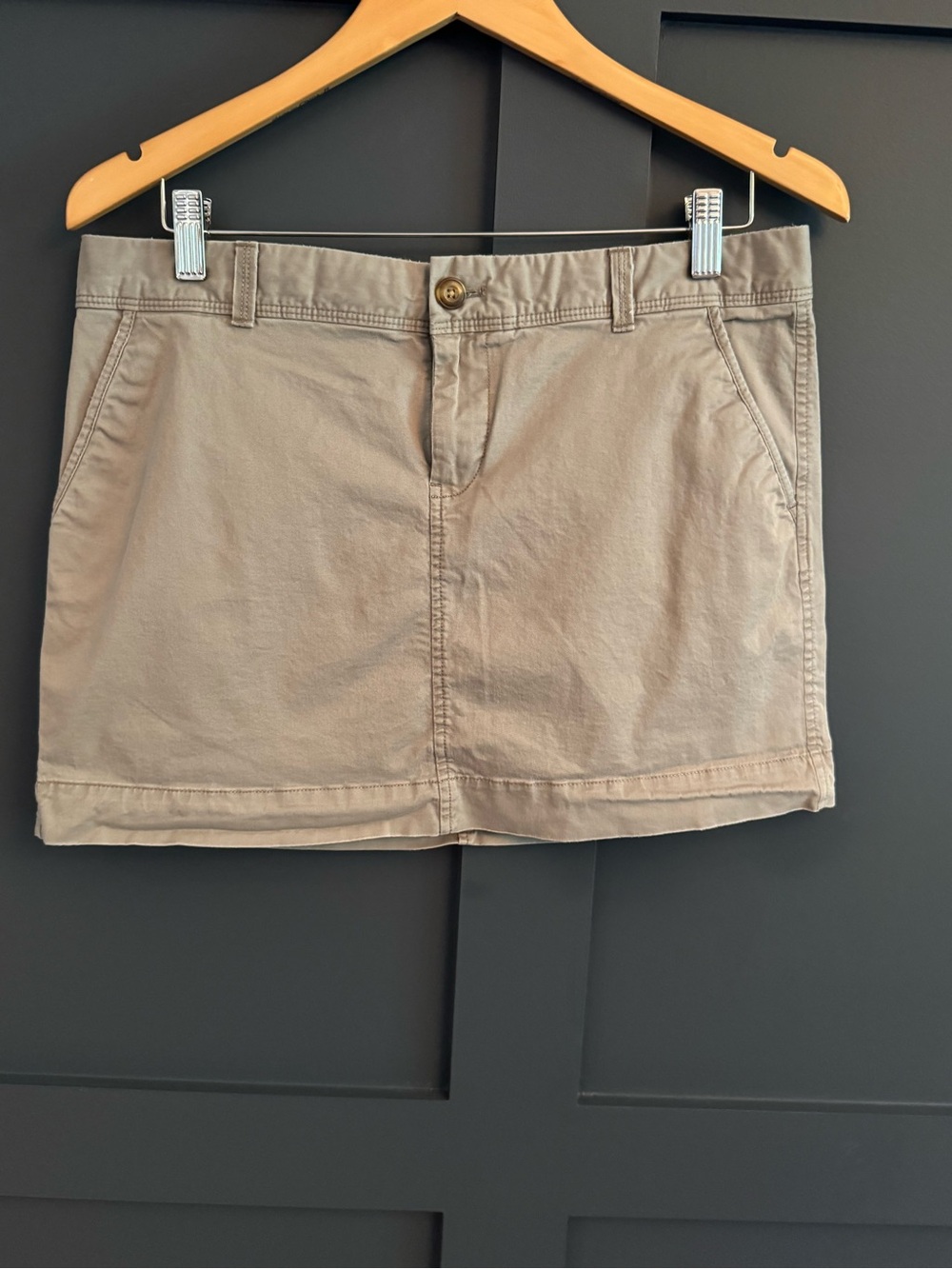 Old Navy Women's Khaki Cotton Skort